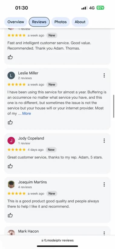 Customer review screenshot highlighting streaming stability and technical assistance